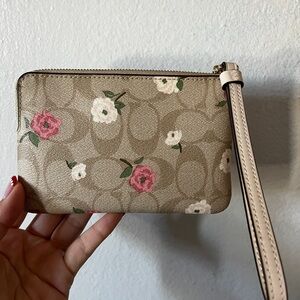 Floral Beige Wristlet